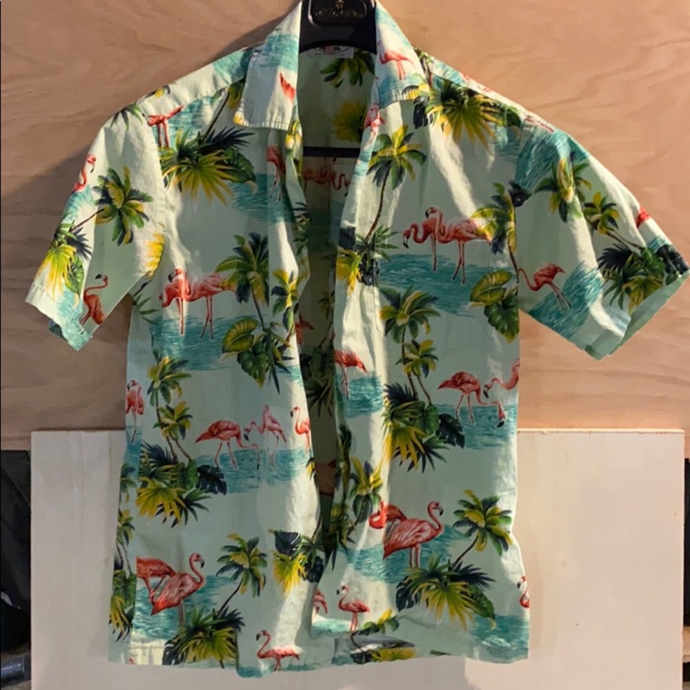Hawaiian flamingo shirt